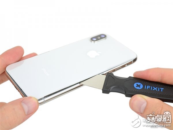 iPhone X最專業(yè)深度拆解！驚現(xiàn)神秘芯片