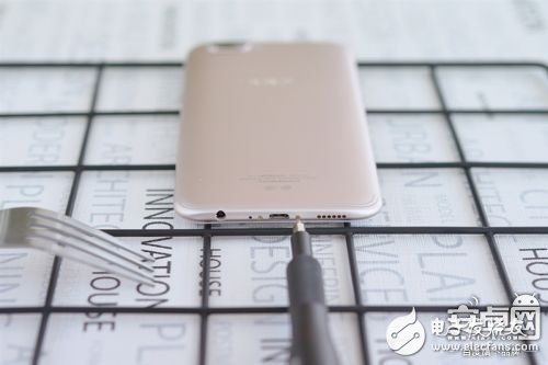 2999元！OPPO R11拆解：居然具備生活防水？(組圖)